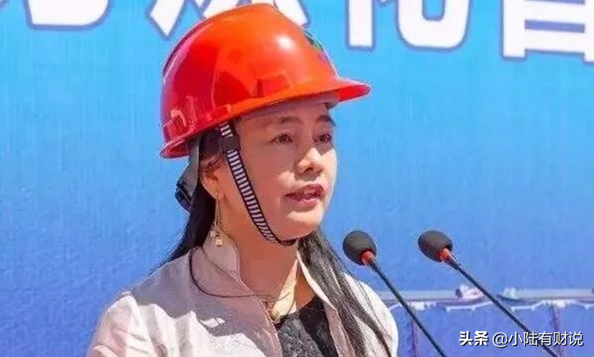 太强了！全球前十大白手起家女富豪，整整9个都是中国人