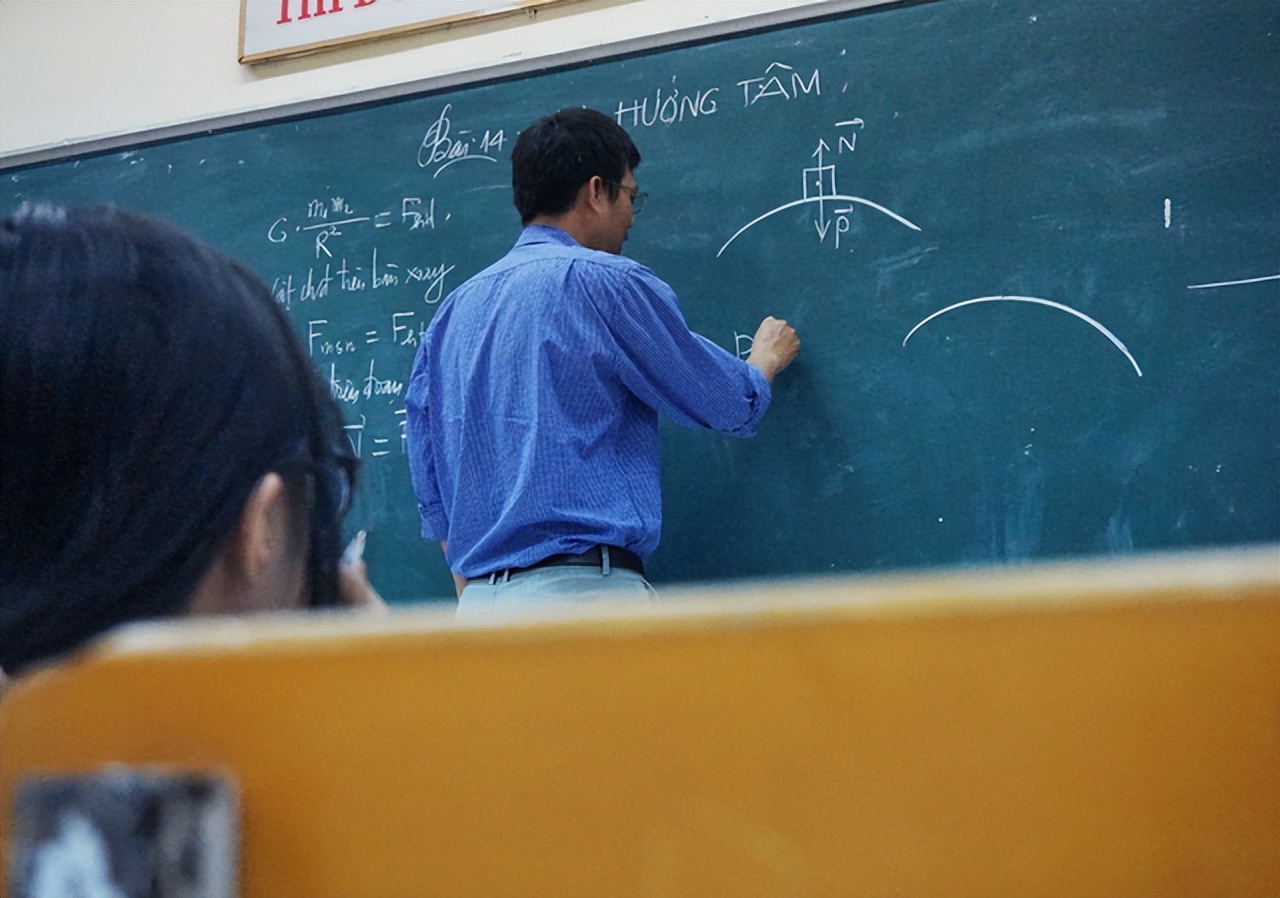 我国“挂科率”排名前三的专业，学霸看了也皱眉，学渣谨慎报考