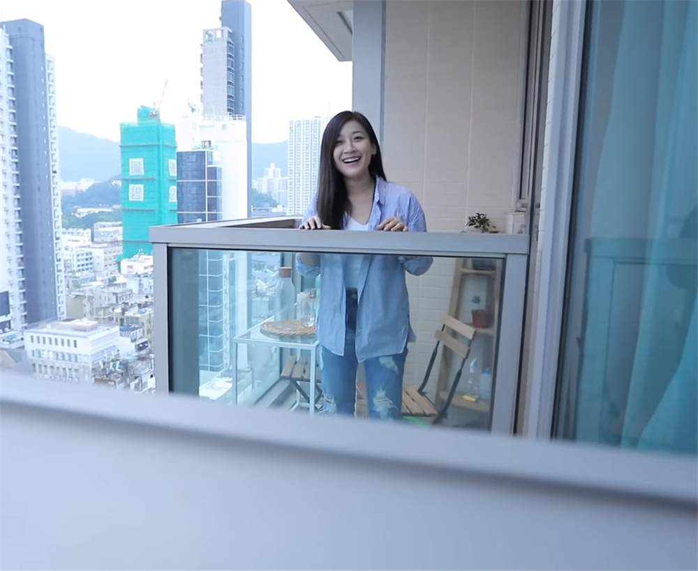 一对香港26岁小夫妻，住进19㎡双阳台“纳米楼”，蜗居真的太逼仄