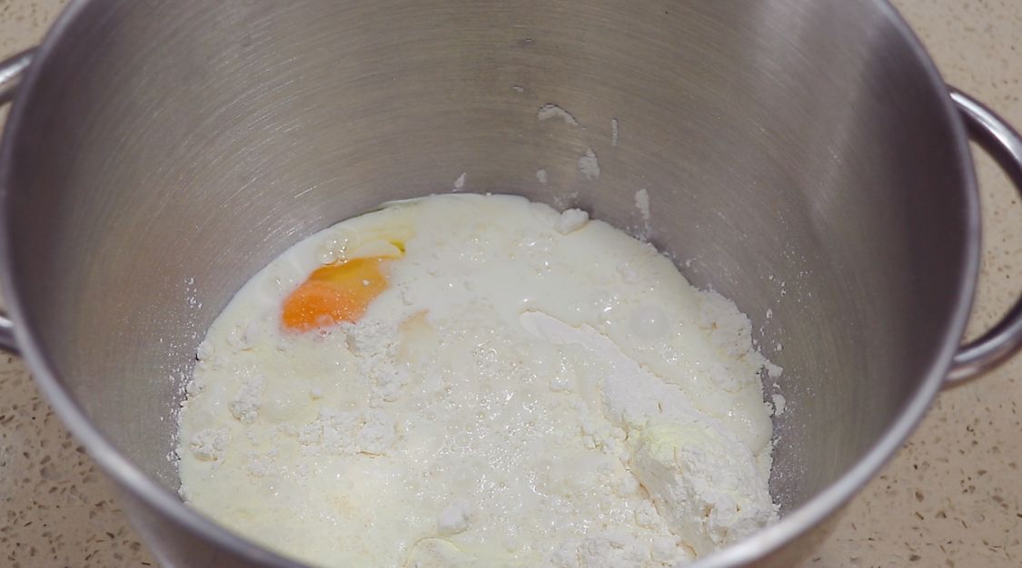 天气寒冷，碰到这面包，我绝不手软，包上大鸡腿，吃着真过瘾