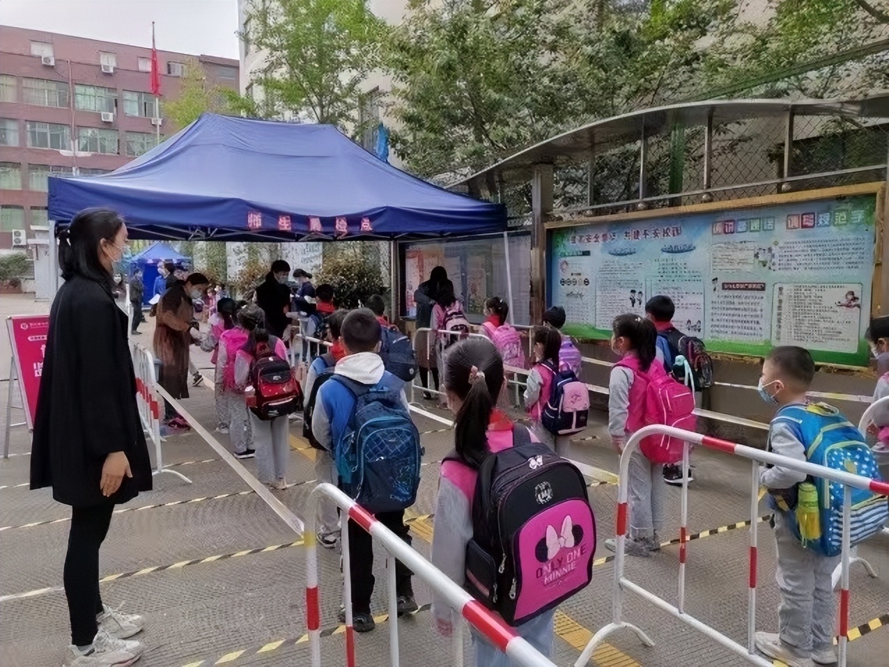 多地中小学暑假时间公布，学生笑了，家长哭了：还没开学又放假了