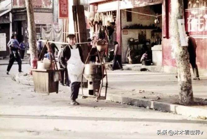 武汉小贩菜场捡2名女婴，为养女一生未娶，亲生父母认亲被拒