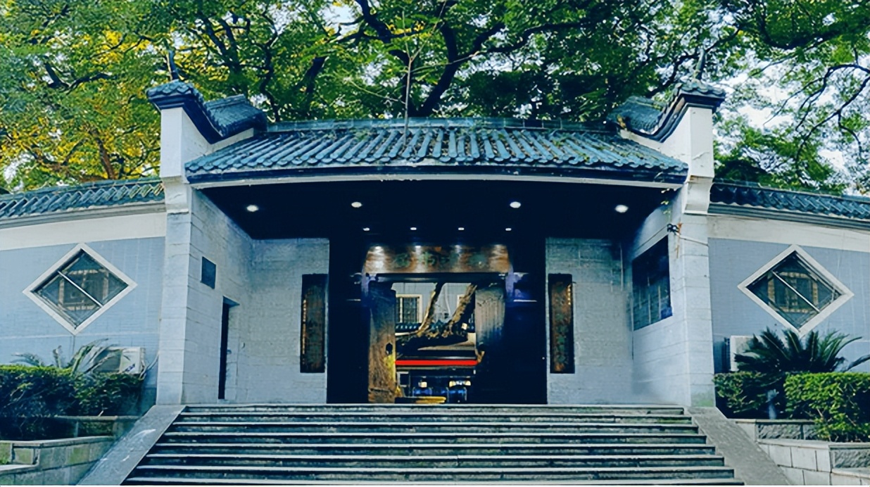 坐拥“国家一流”专业，省级精品课！湖南“宝藏”学院，还走出名企董事长！