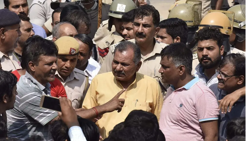 被父亲杀、被丈夫杀，都21世纪了，为何印度女性处境仍如此凄惨？