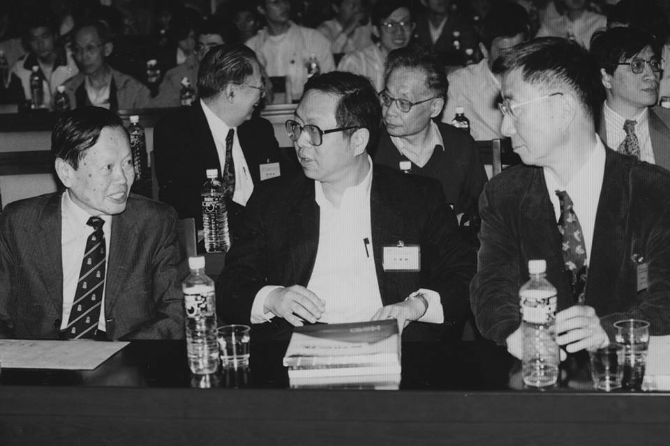 衣沾不足惜，但使愿无违——《丘成桐自传·我的几何人生》