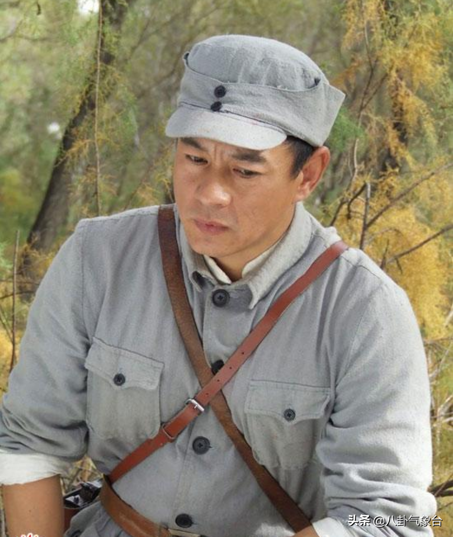 演员周浩东，27岁上北电，养父是他前行路上最大的支持