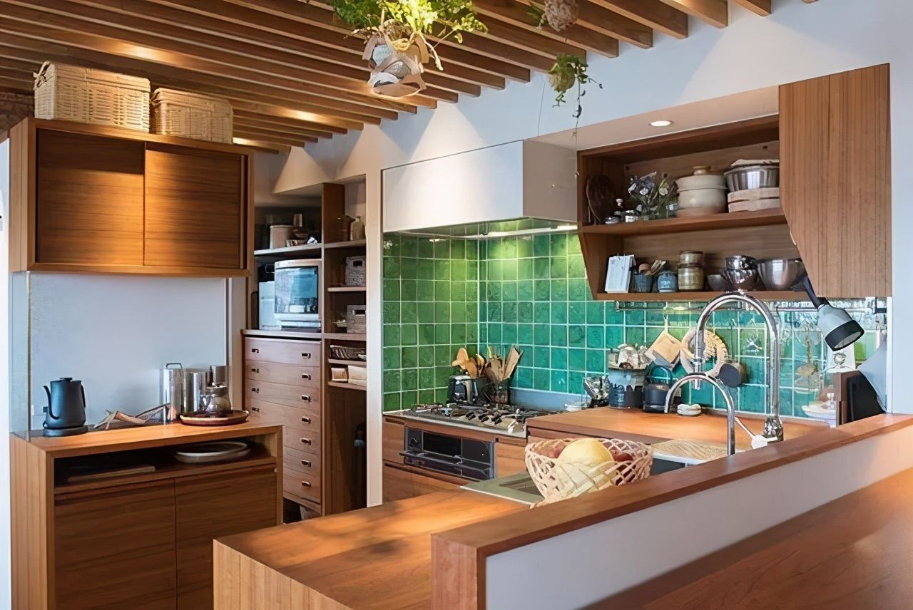 厨房吊顶高度一般多少(定制柚木橱柜) - 青木春