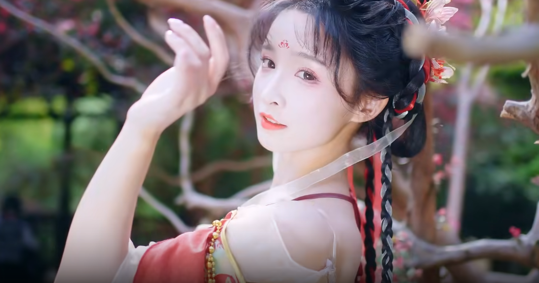 95后喜爱COSPLAY成为B站舞蹈区的风景线-哪边嗨
