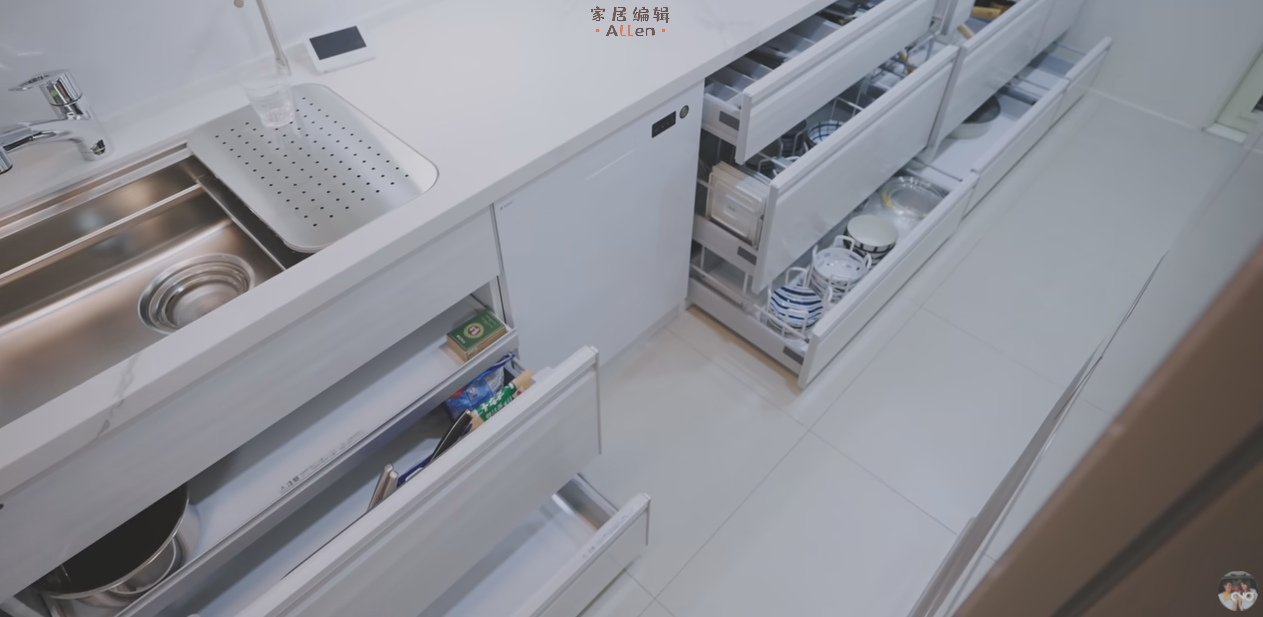 看了这个“教科书式”的厨房改造，我发现，小厨房也能用起来超爽