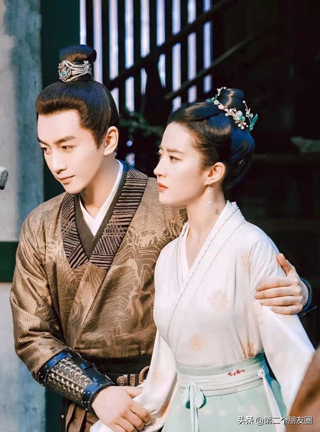 《回廊亭》被批为“诈骗剧”：靠旁白推动剧情，令观众“失望”