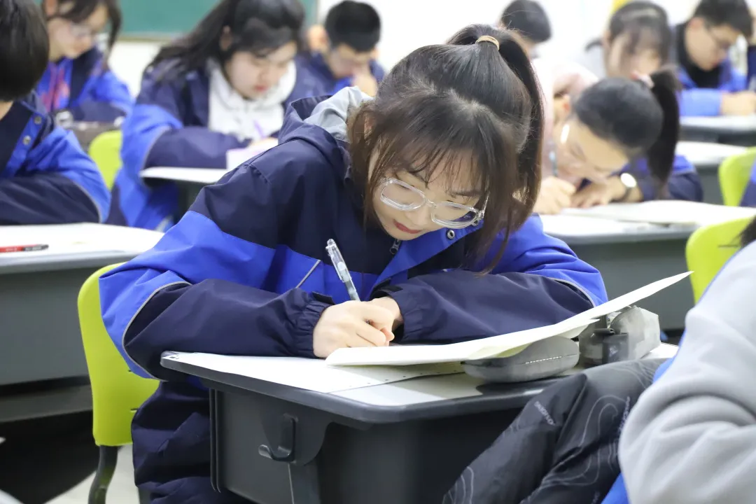 策马扬鞭，只争朝夕 | 恒德学子迎来期末考试