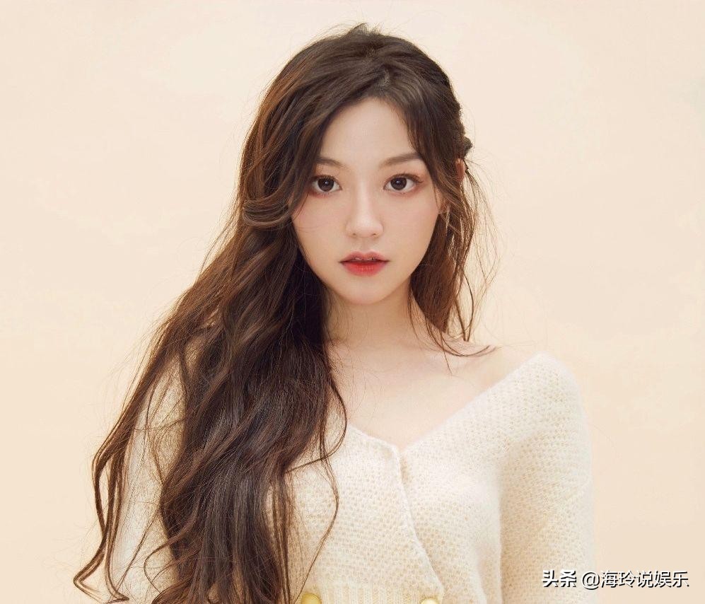 天云，美貌与智慧并存的KPL美女解说员
