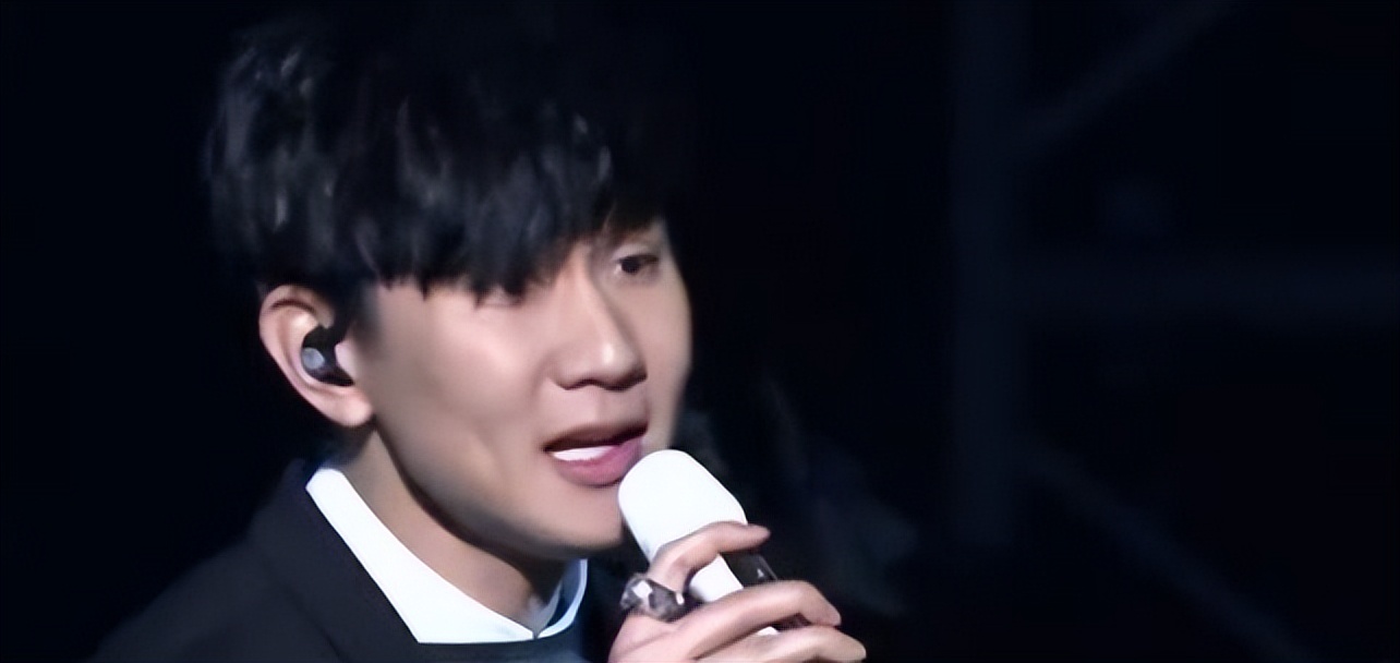 “实力偶像”林俊杰：奶新人被说好妹妹太多，凌晨四点专门去签名