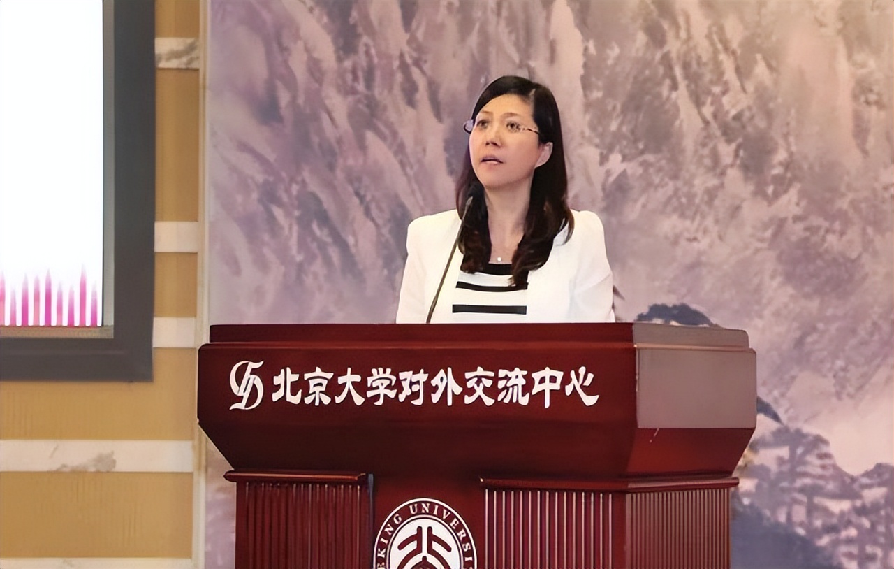 东南大学女校长黄如有多牛？30岁北大副教授，中科院最年轻女院士