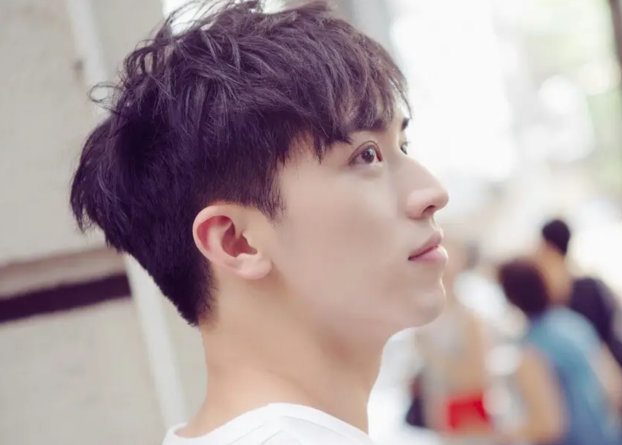 拥有“铜铃大眼”的10位男星，个个都是金刚眼，像开了大眼特效