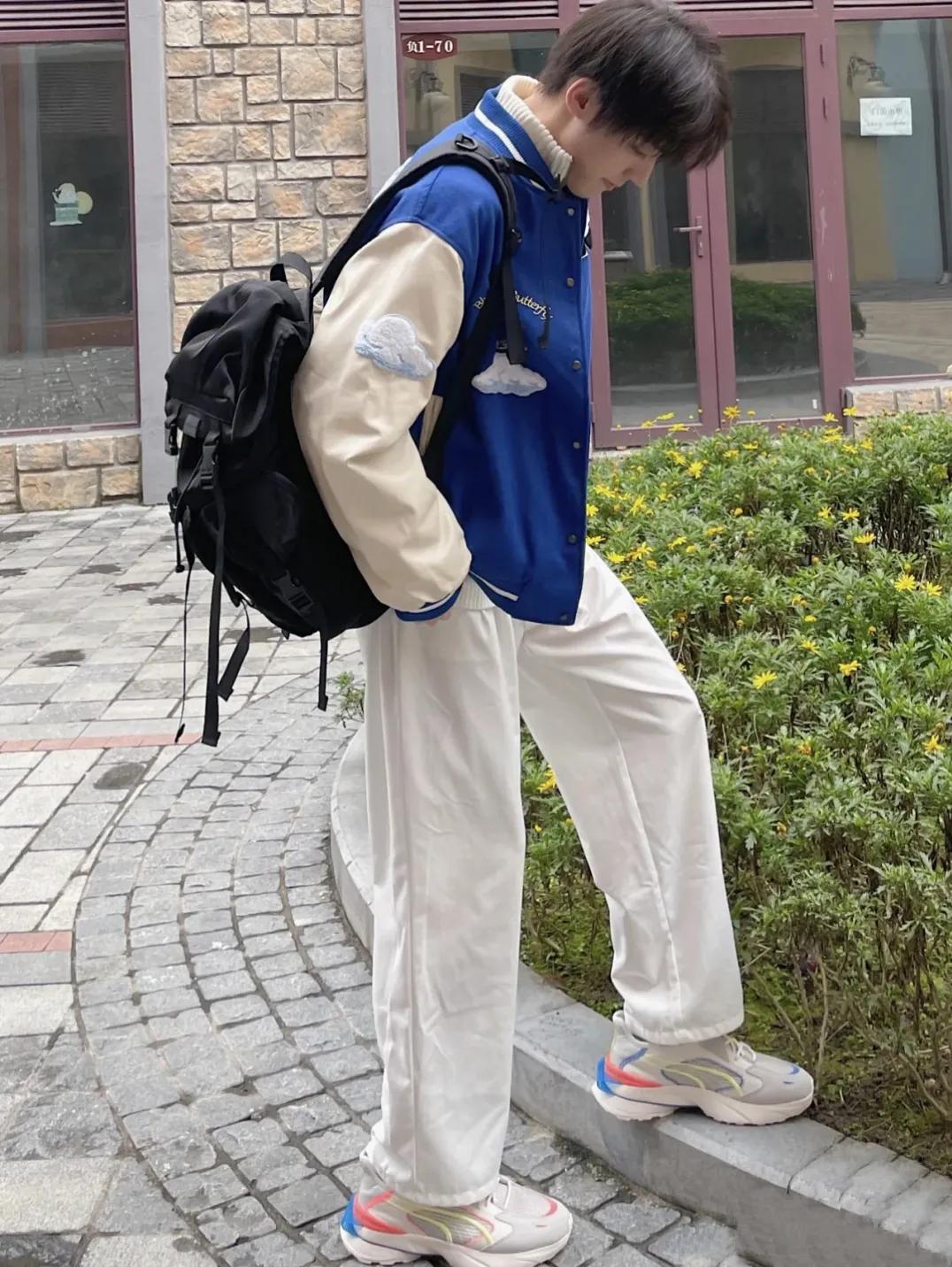 会穿搭的大学生小哥就是帅气