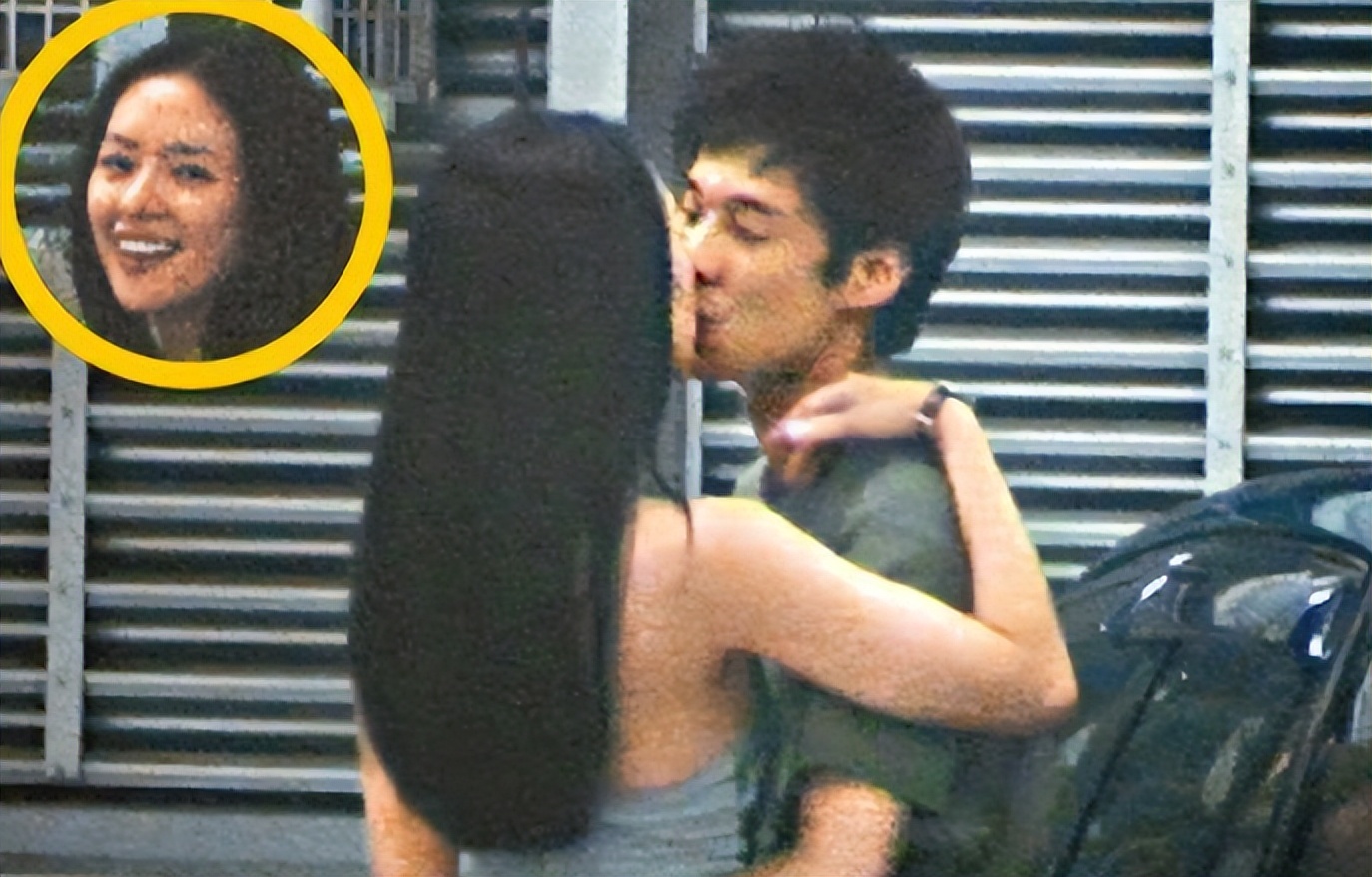 知名女星开演唱会！霍启山现身支持穿西装帅气十足，39岁单身多年