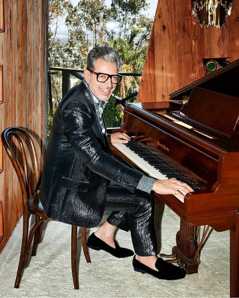 《侏罗纪》马尔科姆博士从年轻帅到老，如今满头白发依然超迷人