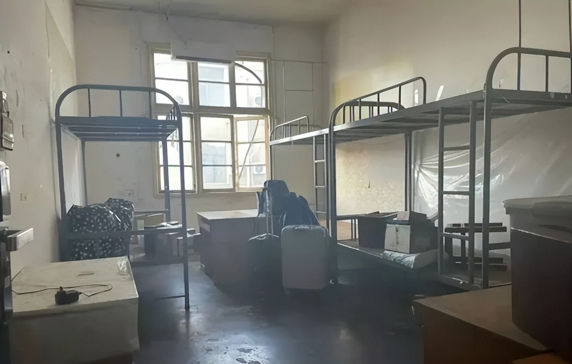 各大高校晒出宿舍环境，研究生看后不淡定了，直言：不想读了