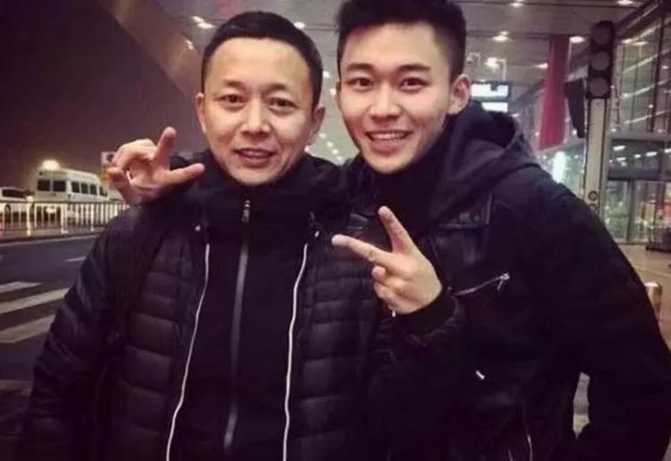 8位私生活混乱的明星，有人当街小便，有人待业在家，星途大毁
