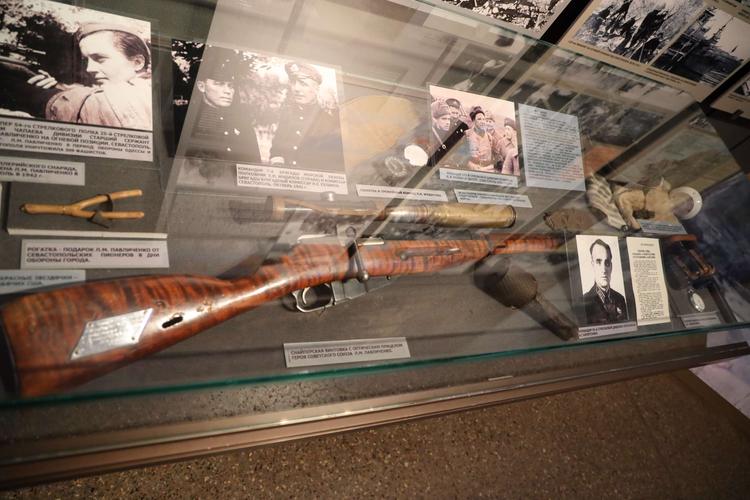 2500米外射杀目标，4个月毙敌542人！世界级狙击手有多猛？