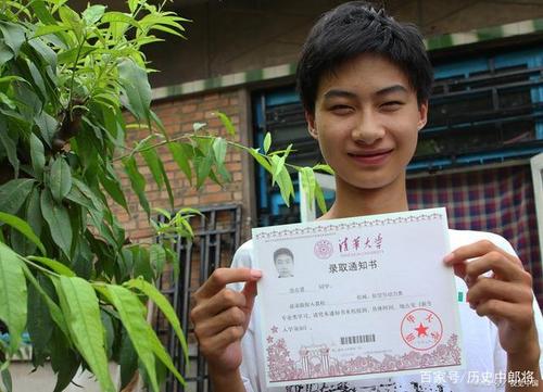 ‘寒门依旧出贵子’，庞众望父母双病，他靠捡垃圾为生，圆梦清华