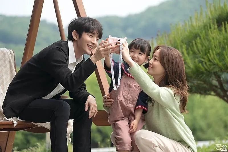 韩剧《恶之花》：用新身份生活后，他发现了自己重拾爱的能力