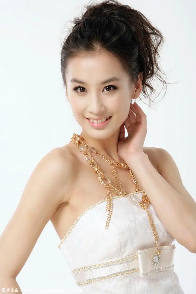 黄圣依，30张精美的照片