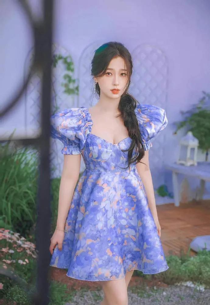 虞书欣美丽写真照