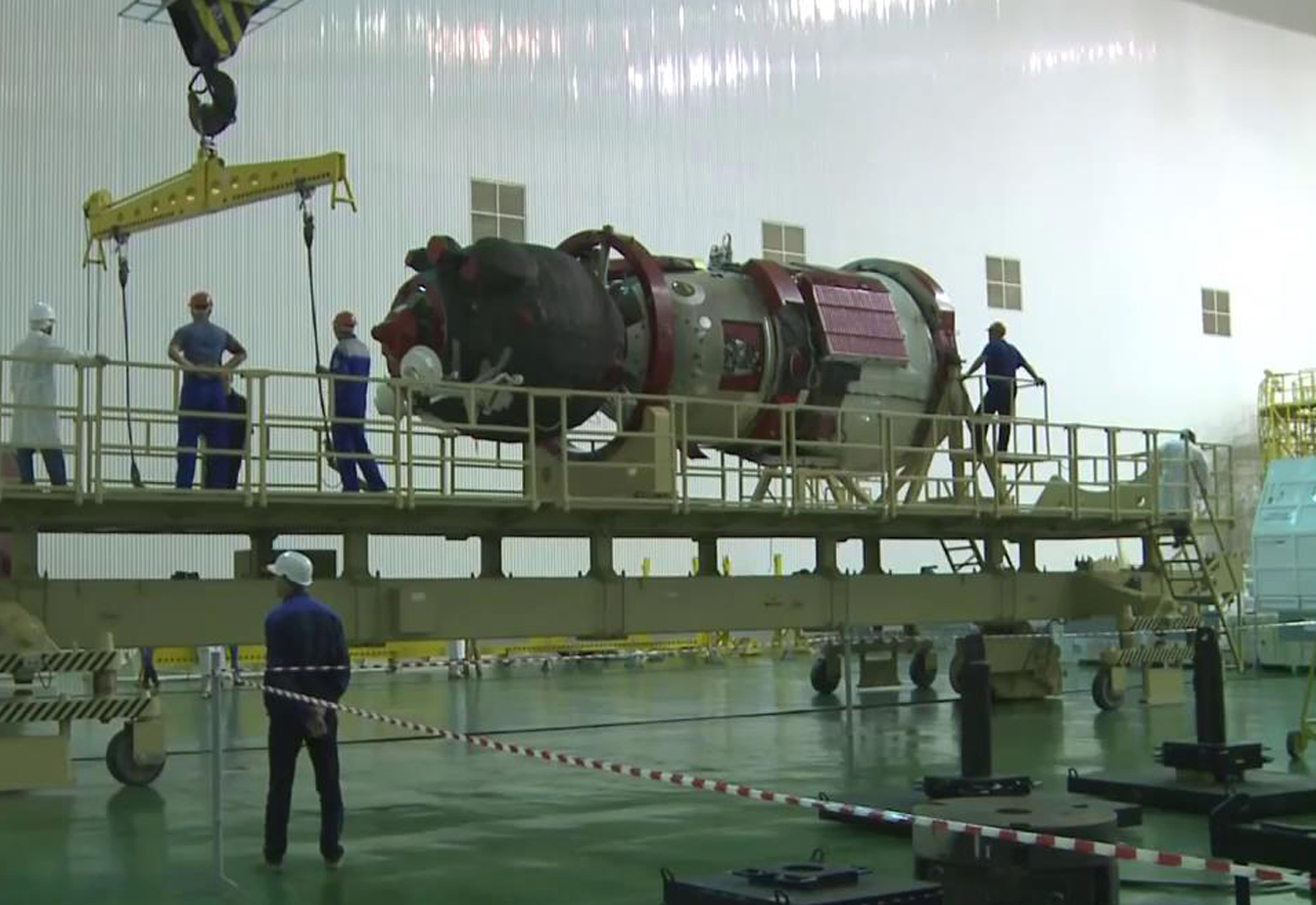 ���칬�ռ�վ֮����һ���ٶּ��ռ�վ���࣬���߶ԱȻ������