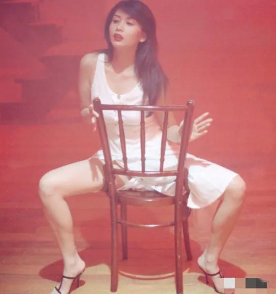 19位惊艳了时光的“80年代港风美女”，个个美到窒息，一见误终身