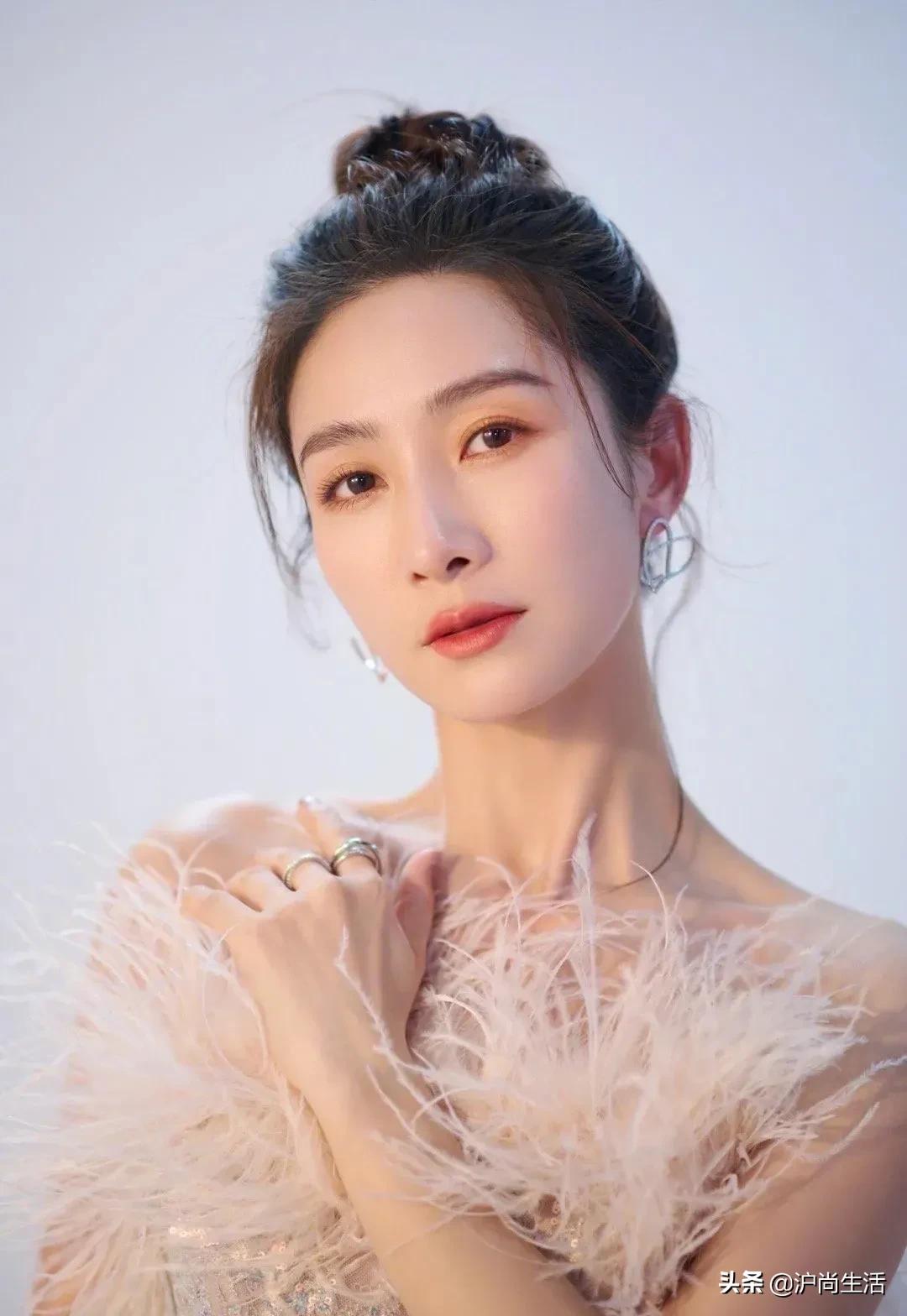 陶昕然：气质优雅，成熟迷人，漂亮大方