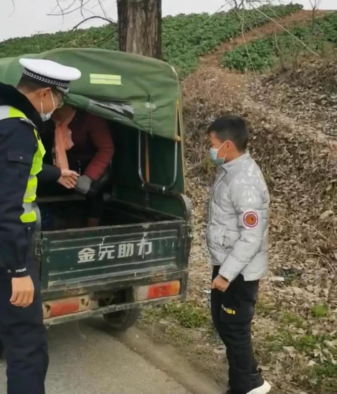 当心“便利”闯大祸，汉中交警一大队严查严处三轮车违法载人