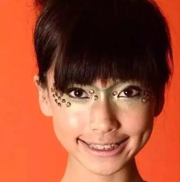 明星百年难得一见的滑稽照。真实的男神女神还不如镜子里的你