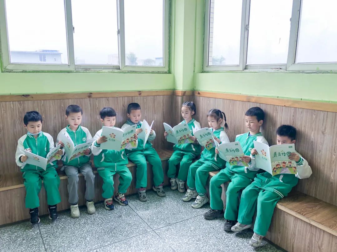 双流区双华小学开展“童新悦读”主题读书活动