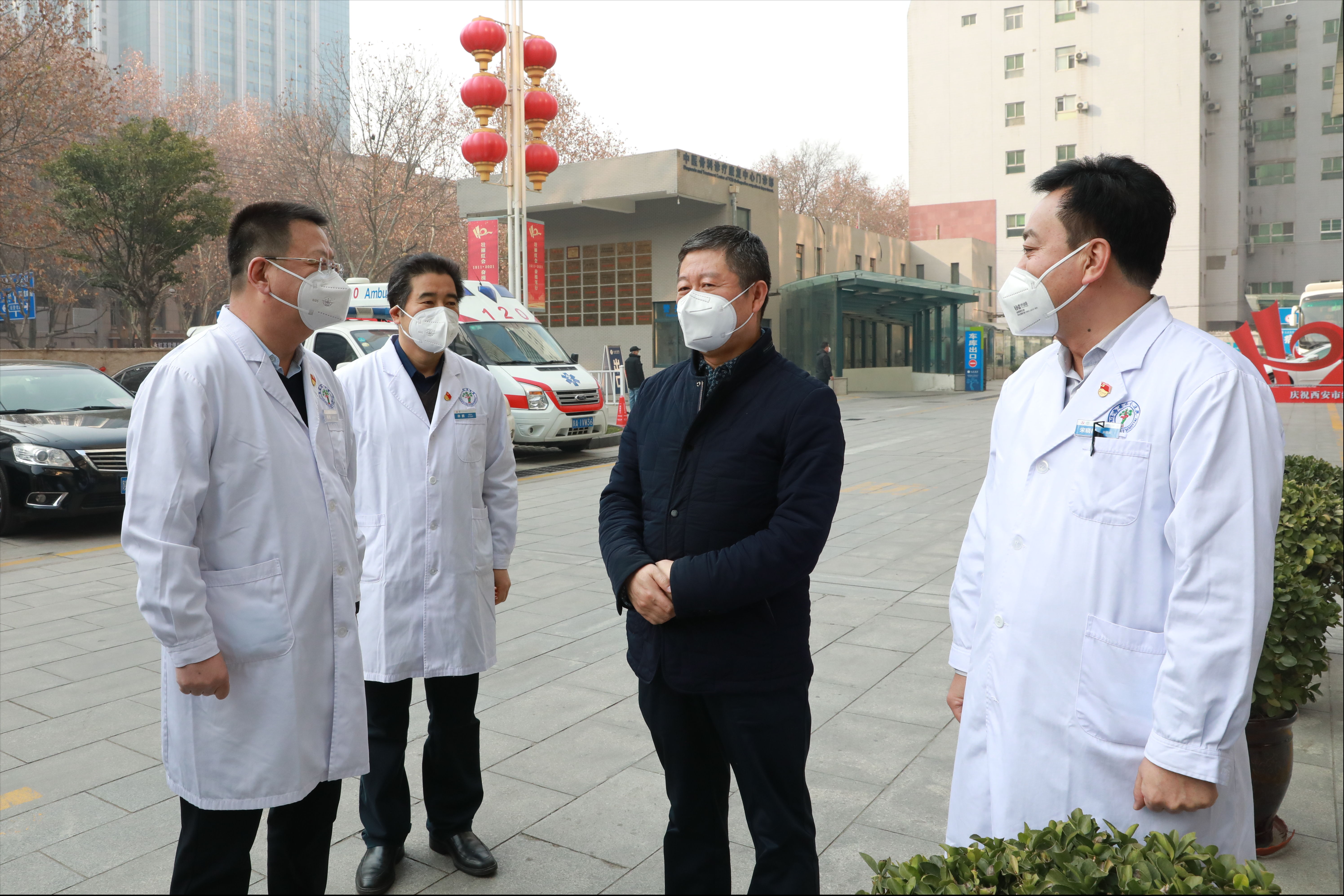 西安市卫生健康委主任刘顺智来院督导检查疫情防控和医疗保障工作