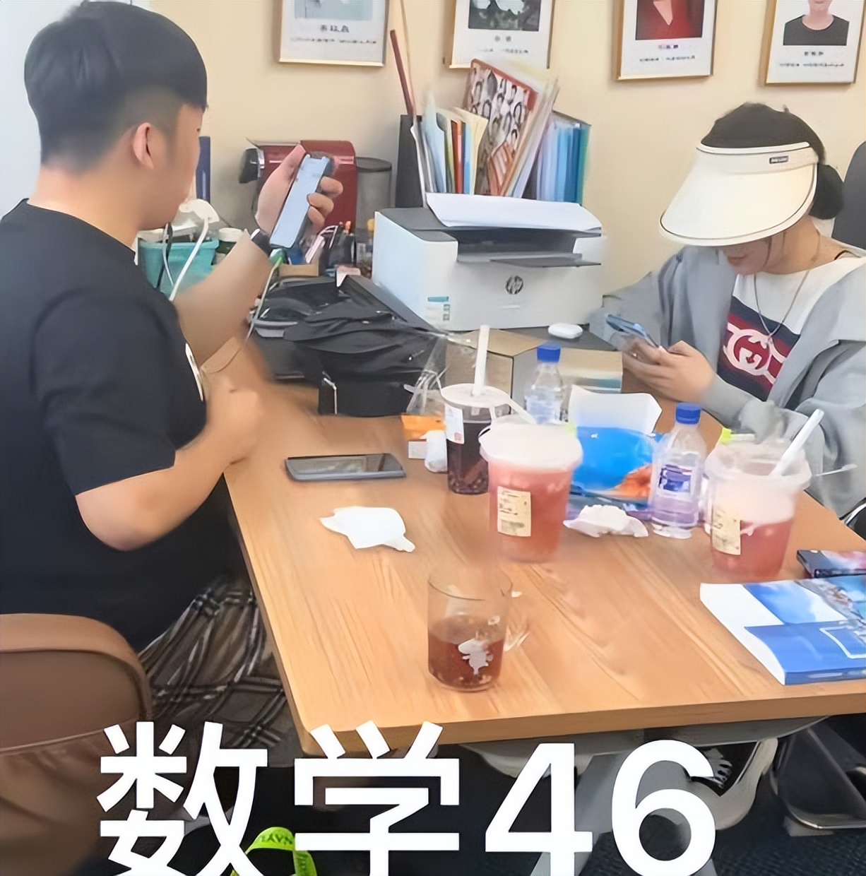 宋晓峰女儿高考359考上北电，数学46分仍激动痛哭，长相很出众