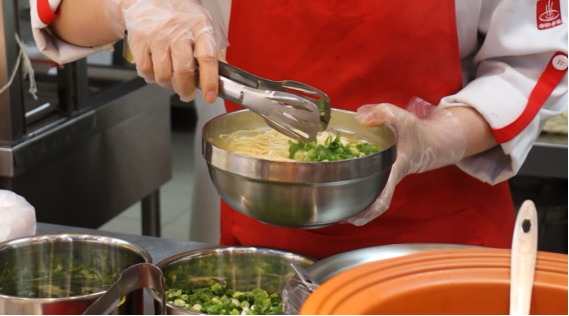 情暖校园！沈阳工业大学“暖心”工程进行中，暖胃又暖心！