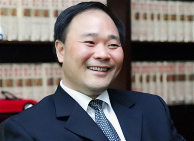 吉利李书福蛇吞象，8年27亿美元收购沃尔沃，背后是一个局中局