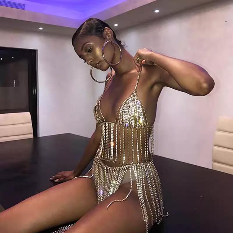 黑人模特因为肤色的原因，同样的工作，工资比白人低