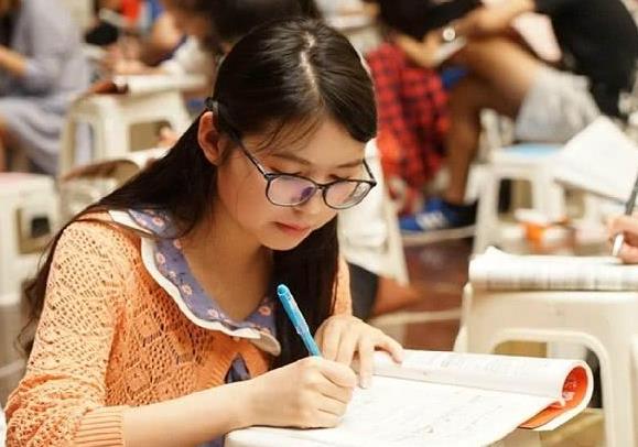 考研专业中的四大“卷王”，复试远超国家线，想报考的学生要慎重