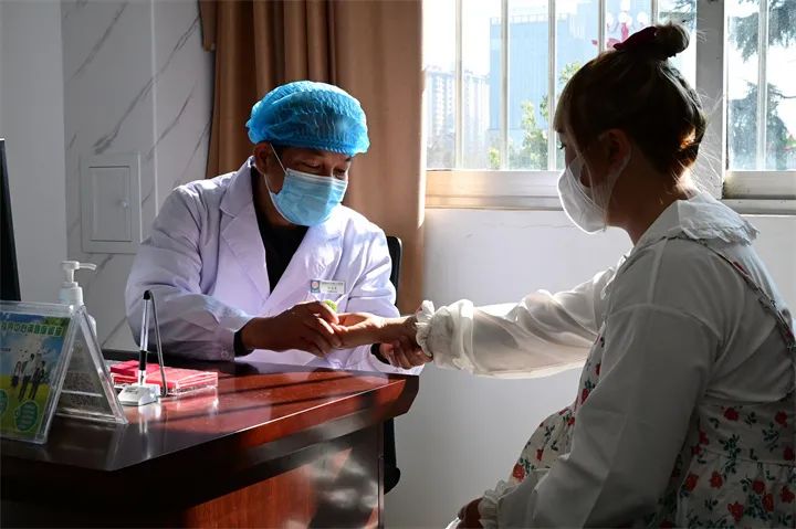 楚雄州第二人民医院：一面锦旗背后的暖心故事