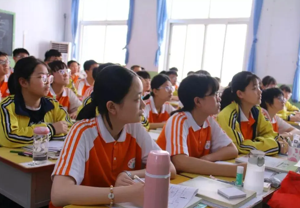 2022高考进入倒计时，学生若想考上本科，分数需要达到多少？