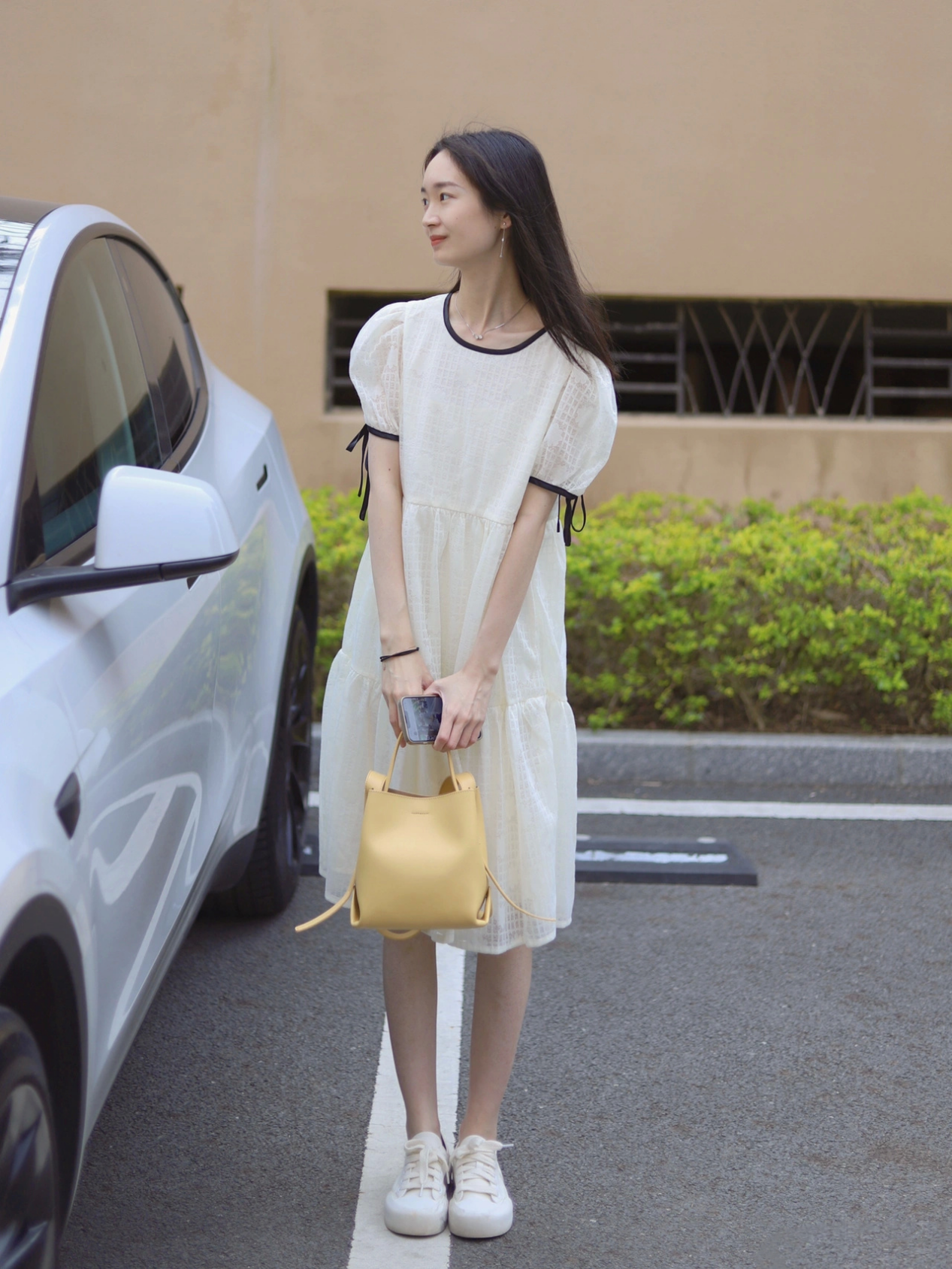 普通女孩穿衣无需复杂,温柔的简约风穿搭示范,简简单单看着舒服