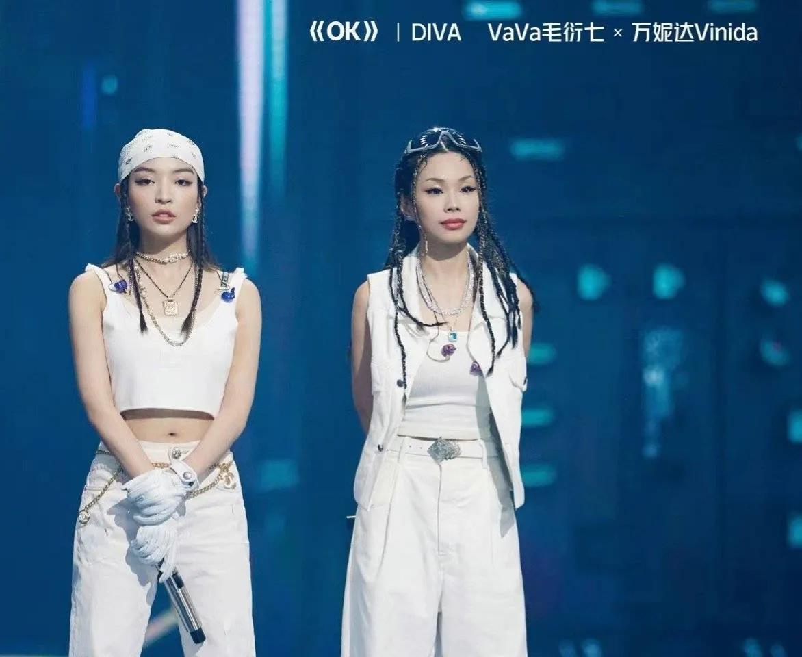 中国说唱巅峰对决，张颜齐输掉比赛，万妮达战胜乃万