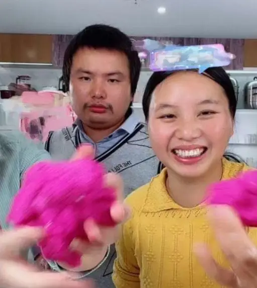 牛爱芳小春花：没有路虎，没有别墅，粉丝和电视台欠我们一个道歉