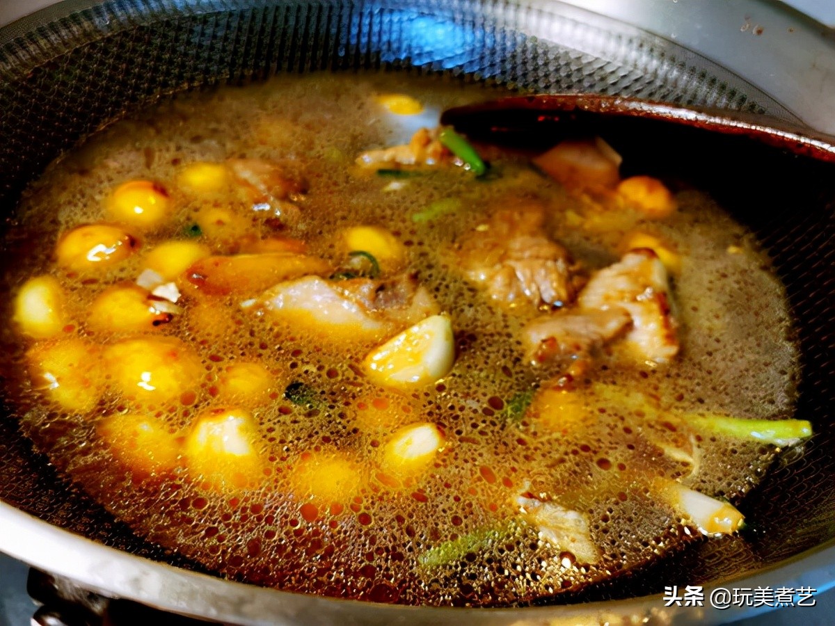好吃到嗦手指头的南瓜、板栗围绕着排骨，就是香