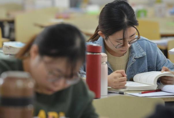 考研专业中的四大“卷王”，复试远超国家线，想报考的学生要慎重