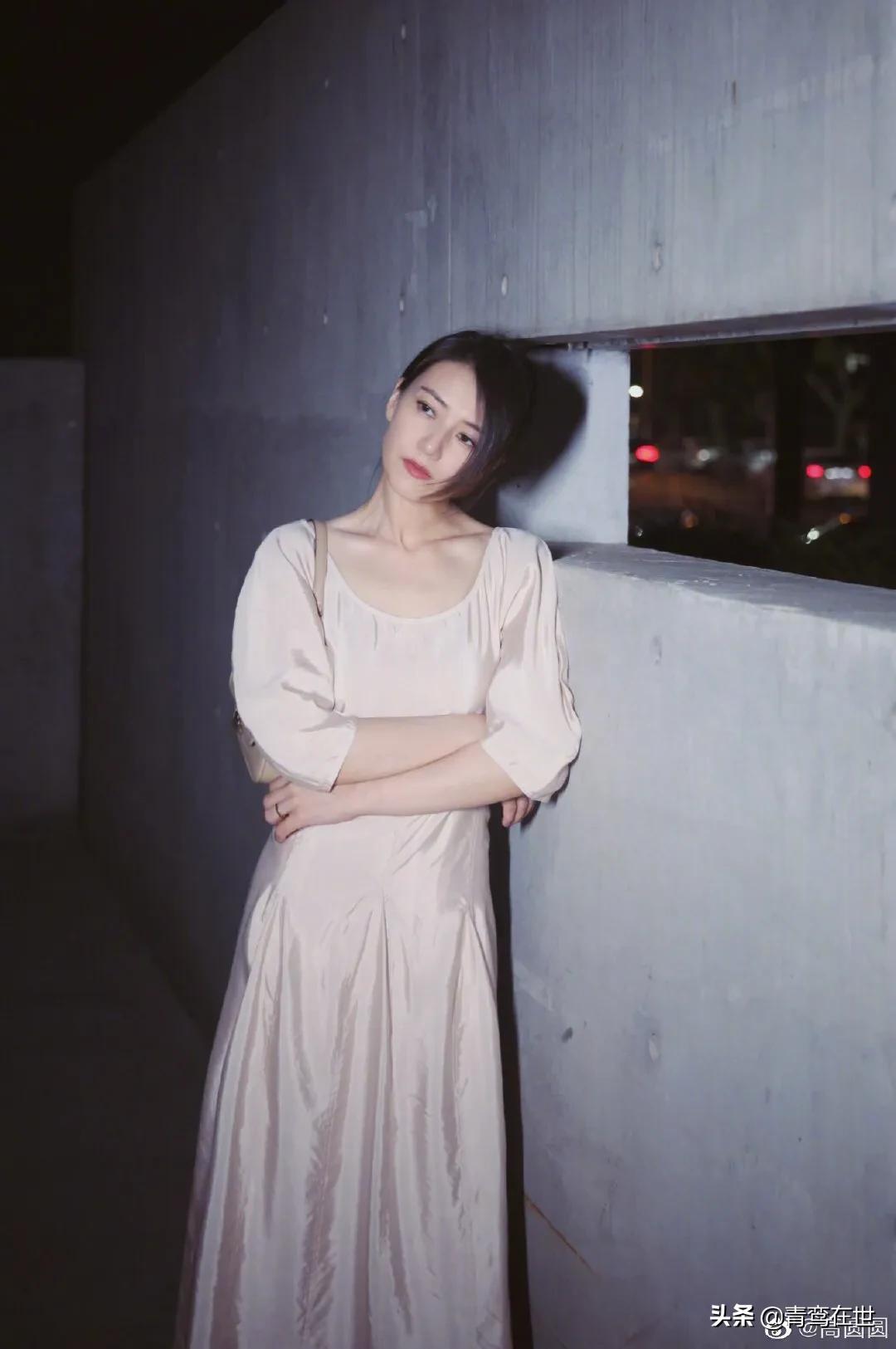 高圆圆的温婉气质也就是这个年龄才会有，年轻时还真没有