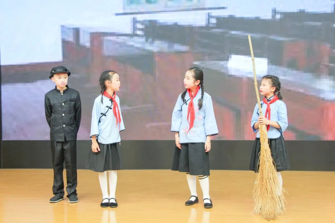 花田花绽，阅读悦心｜双流区黄甲小学举行读书节之阅读表演赛